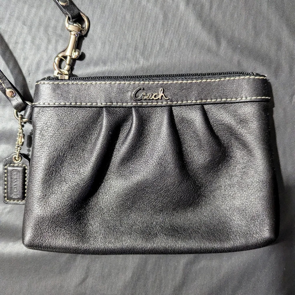 Coach Pleated Leather Black Wristlet Early 2000s Y2K